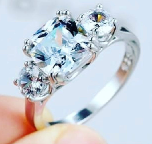 Luxury Zircon Crystal Engagement Ring