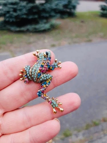 Tree Frog Rhinestone Brooch