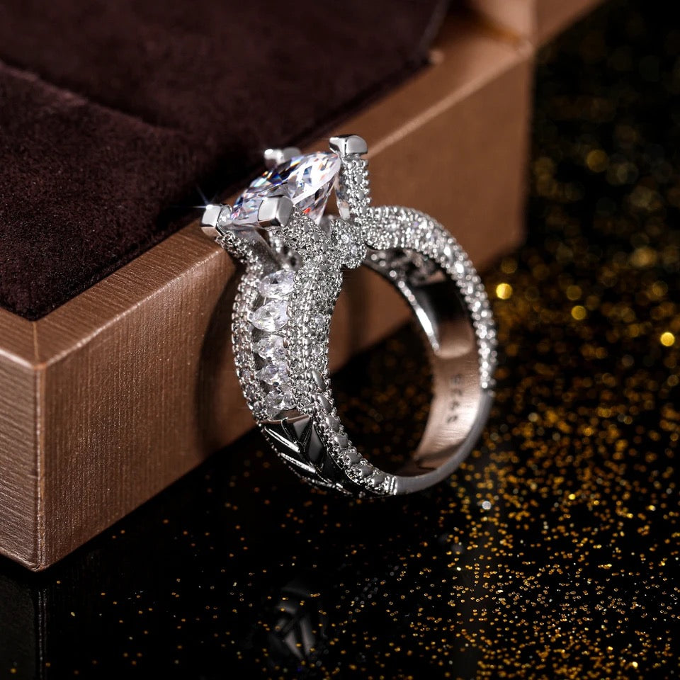 Luxury Zirconia Crystal Engagement Ring