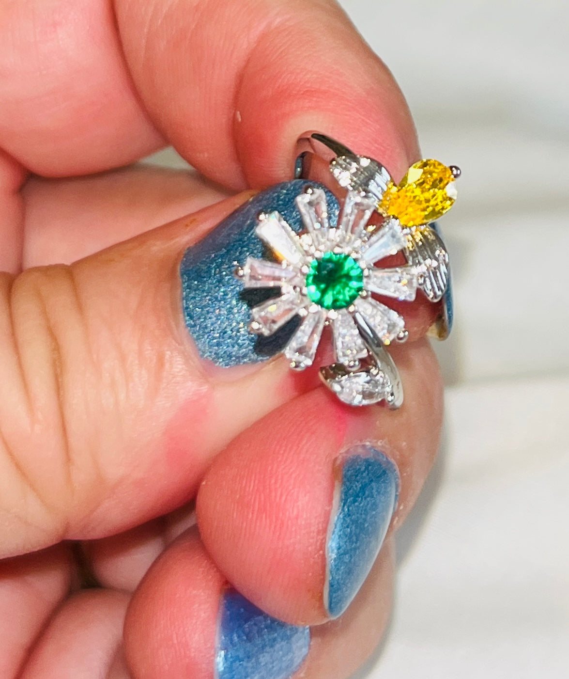 Windmill Flower Bee Ring