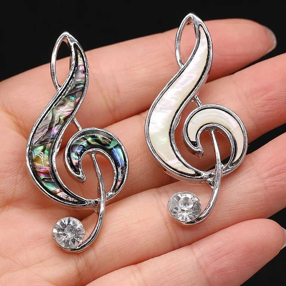 Treble Clef Natural Shell Brooch