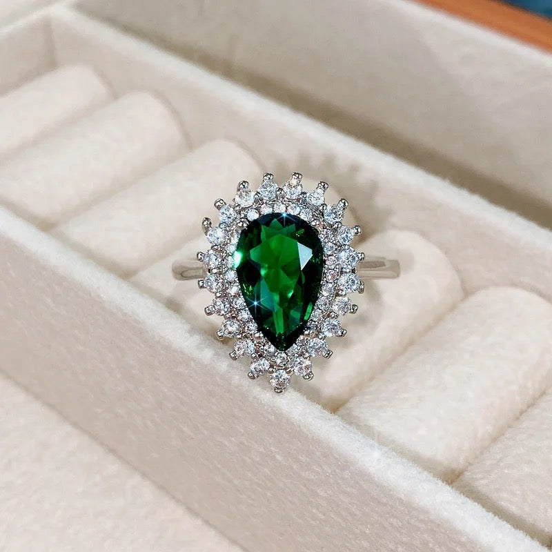 Bright Green Pear-Crystal Noble Ring