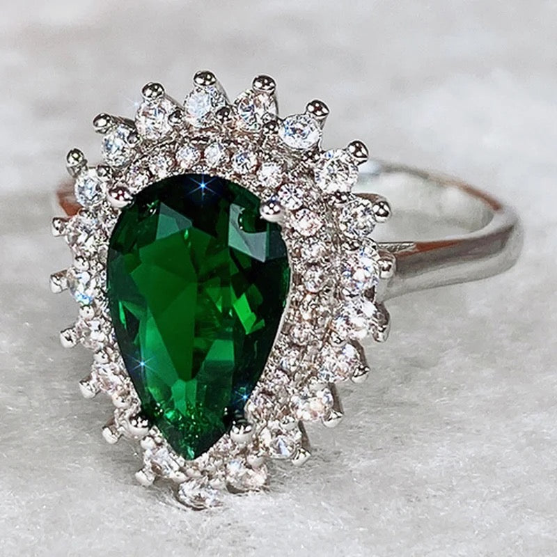 Bright Green Pear-Crystal Noble Ring