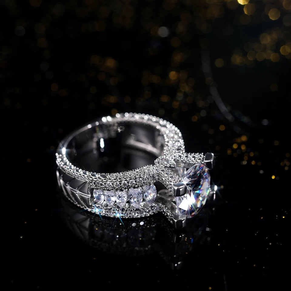 Luxury Zirconia Crystal Engagement Ring