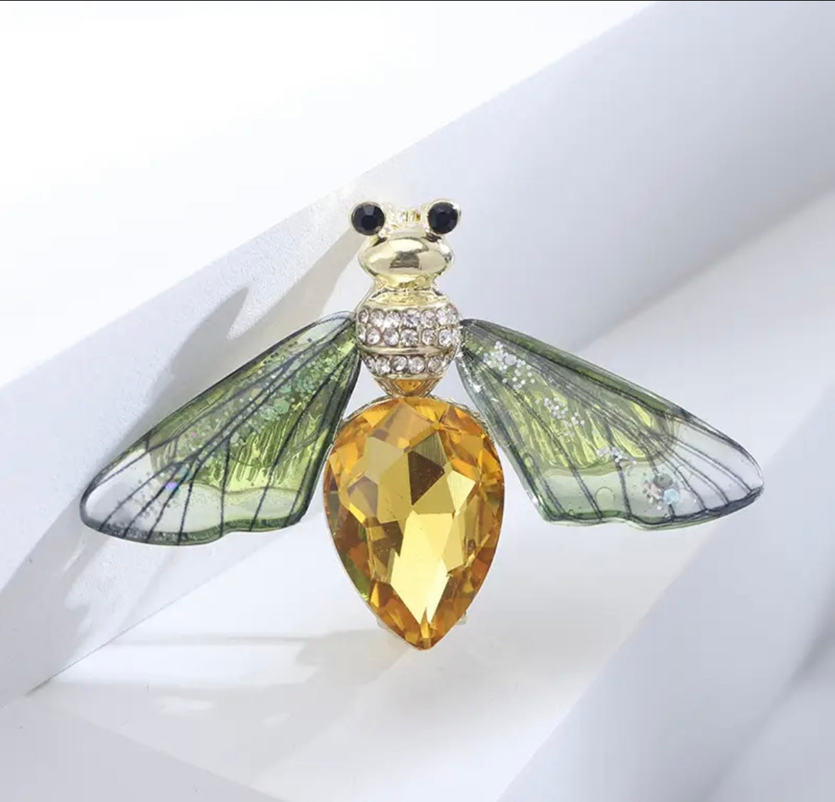 Beautiful Bee Crystal Resin Brooch